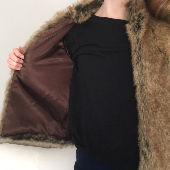 Girls faux fur vest - Picture 4 of 6